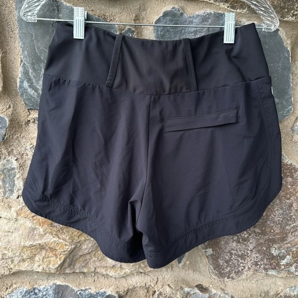 Athleta 'Ascender' Side Stripe Running Shorts in Black & White Size 2